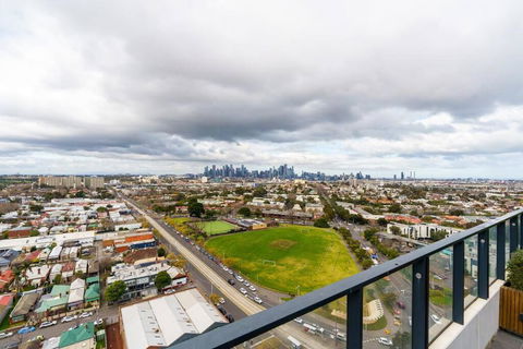 Modern 1 Bed Opposite Racecourse - Accommodation Bookings 2