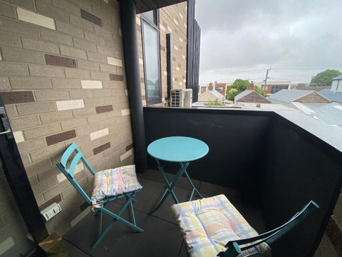 Modern 1 Bedroom Apartment In Brunswick East Near CBD - Accommodation Bookings 0