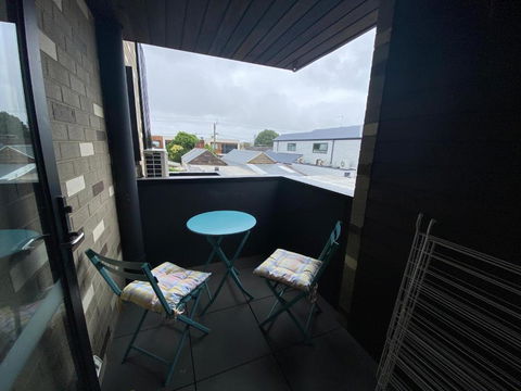Modern 1 Bedroom Apartment In Brunswick East Near CBD - Accommodation Bookings 2