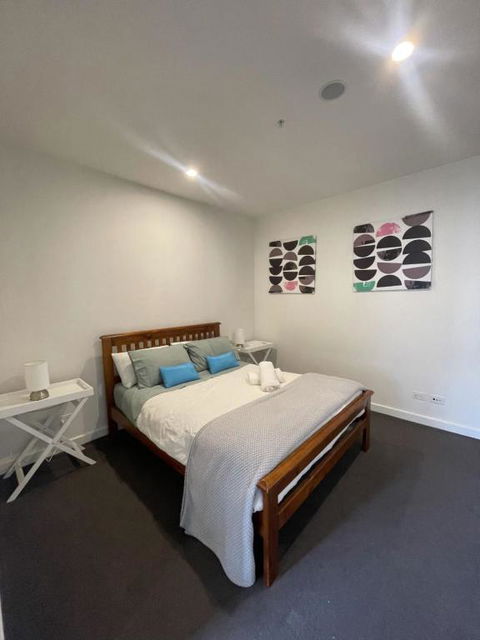 Modern 1BD Apt W Free Parking In Central Brunswick - Accommodation Bookings 0