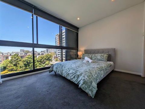 Modern 2 Bedroom Apartment Close To All Amenities! - Accommodation Bookings 0