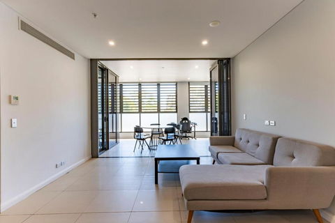 Modern 2B With Loft Bed Parking Central Mascot - Accommodation Bookings 0