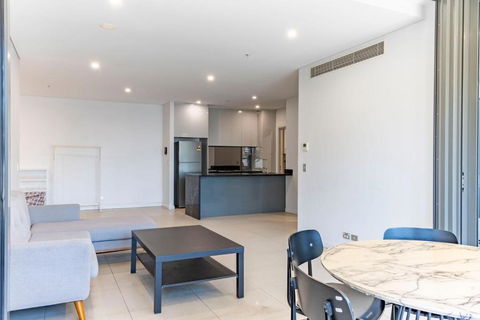 Modern 2B With Loft Bed Parking Central Mascot - Accommodation Bookings 3