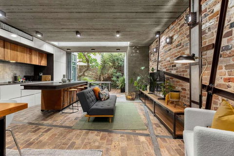 Modern & Stylish 3BR In Redfern - Accommodation Bookings 0