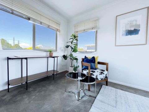 Modern And Elegant House With Swimming Pool - Accommodation Bookings 1