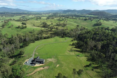 Modern Farmhouse - Accommodation Bookings 2
