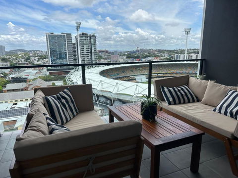 Modern Meets The Gabba - Accommodation Bookings 0