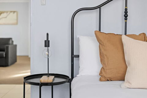 Modern Private Double Room - Central Spot At Liverpool - Shared Bathroom - Accommodation Bookings 3