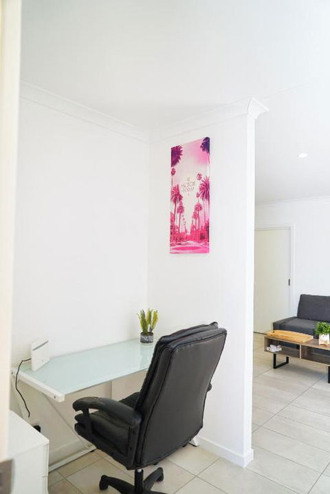 Modern Style Unit 2 Deer Park - Accommodation Bookings 3