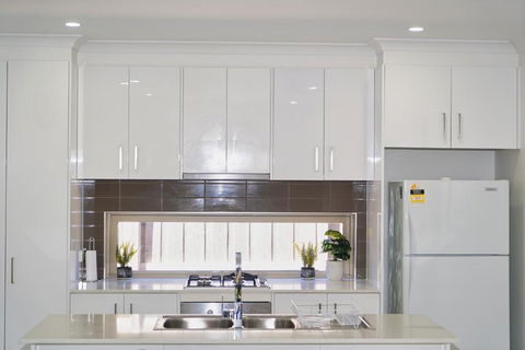 Modern Style Unit 2 Deer Park - Accommodation Bookings 2