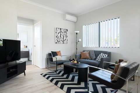 Minimalist Exec 2bdr Near River - Accommodation Bookings 2