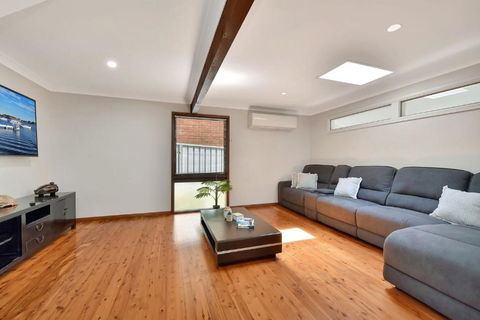 NEW PropertyBreezy Bayside Haven At Brightwaters - Accommodation Bookings 2
