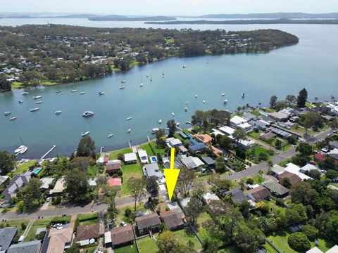 NEW PropertyBreezy Bayside Haven At Brightwaters - Accommodation Bookings 0
