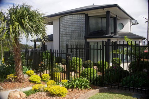 Mount Archer Manor - Accommodation Bookings 3