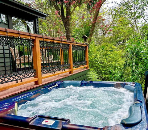 Mountain Cottage In Dandenong Ranges - Accommodation Bookings 1