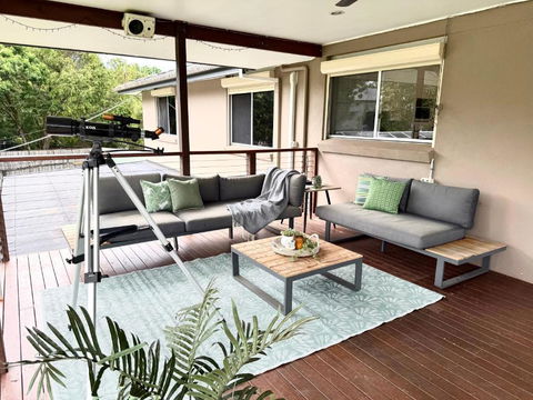 Mountain Views, Spa Bath, Pet Friendly, Near Zoo! - Accommodation Bookings 3