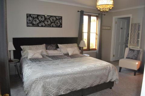 Mulberry Cottage Unique B&B Accommodation - Accommodation Bookings 1
