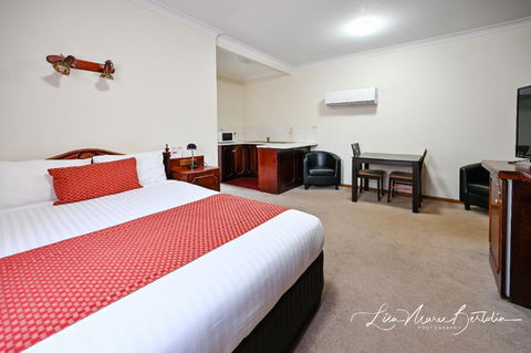 Narrandera Club Motor Inn - Accommodation Bookings 3