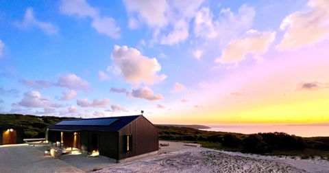 Native Dog Cabin - Accommodation Bookings 0