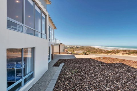 Nauticus - 82 Surfers Parade Middleton - BYO Linen - Accommodation Bookings 3