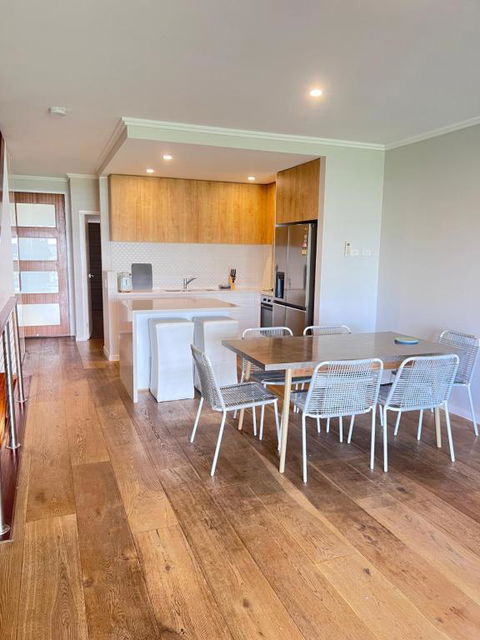 Near New 4br Townhouse Next To Shopping Mall - Accommodation Bookings 2