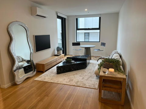 NEW BOUTIQUE 1bd Apt - Accommodation Bookings 0
