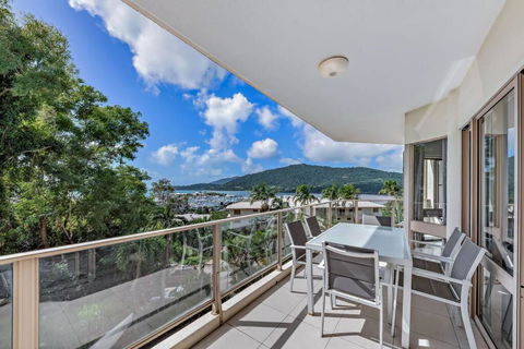 NEW! Gorgeous 2BR Apartment With Stunning Ocean Views! - Accommodation Bookings 2