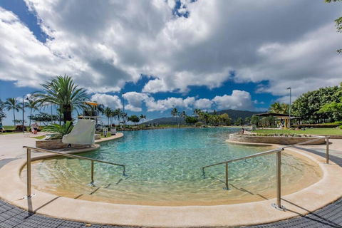 NEW! Gorgeous 2BR Apartment With Stunning Ocean Views! - Accommodation Bookings 3