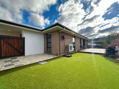 New Kingston Trampoline House - Accommodation Bookings 1