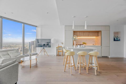 NEW Top Floor L70 CBD Luxury Apt - Accommodation Bookings 0