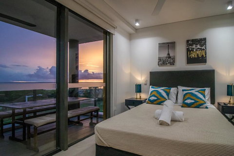 NEW - ZEN AT THE WATERFRONT - Luxury Waterfront Holiday Home For Families & Friends - Accommodation Bookings 0