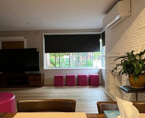 Newly Refurbished House- SuperFast Internet - Accommodation Bookings 3