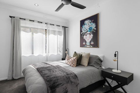 New Modern 2 Bedroom Mountain Retreat Escape - Accommodation Bookings 0