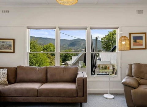 Mount Beauty 3BR Home - Accommodation Bookings 3