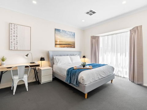 No Stairs, Big House, Garage Richmond Residence 2 - Accommodation Bookings 0