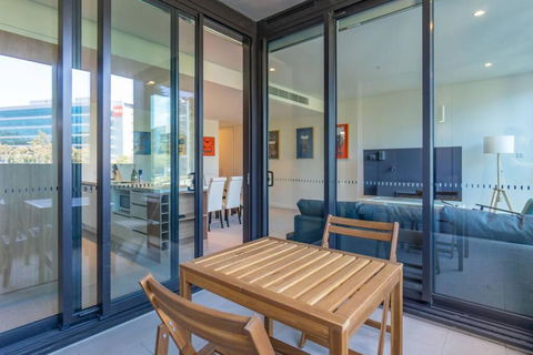 Next To Station Family & Friend Free Parking - Accommodation Bookings 1