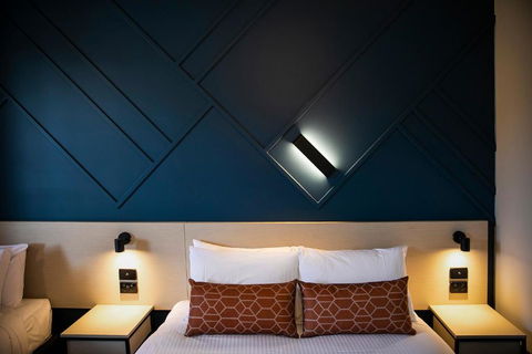 Nightcap At Sandown Park Hotel - Accommodation Bookings 1