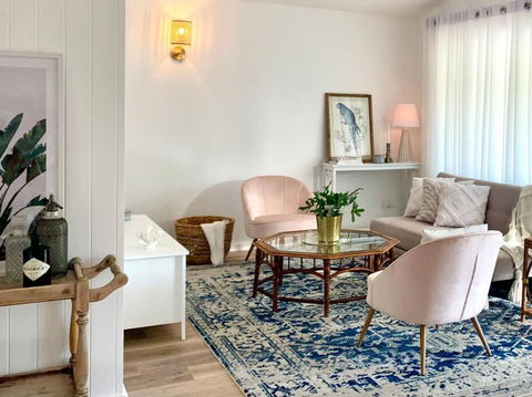 Noraville Hamptons Style Beach House - Accommodation Bookings 0
