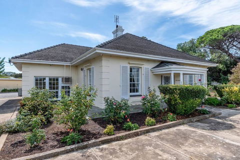 Normanville, Large Historic Three Bedroom Home - Accommodation Bookings 0