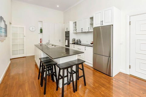 Normanville, Large Historic Three Bedroom Home - Accommodation Bookings 2