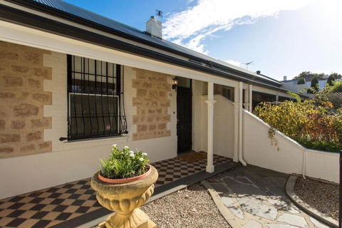 North Adelaide Row Cottage Monte - Accommodation Bookings 0