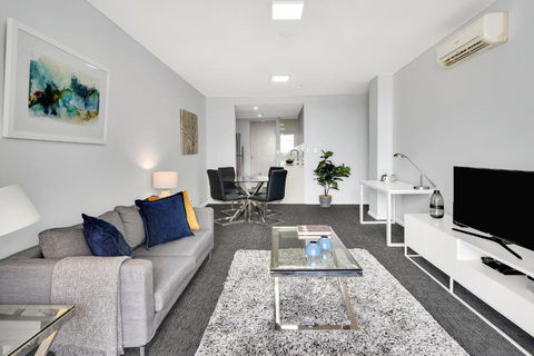 North Sydney Large Two Bedroom MIL2252402 - Accommodation Bookings 0