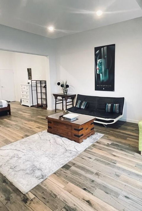 Northcote Spacious Studio - Accommodation Bookings 2
