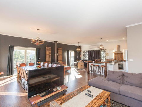 Oak And Barrell 7 Twynam Street - Accommodation Bookings 3