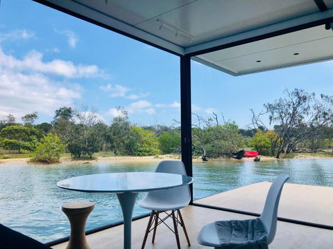Oasis Noosa - Luxury Floating Eco Villas - Accommodation Bookings 1