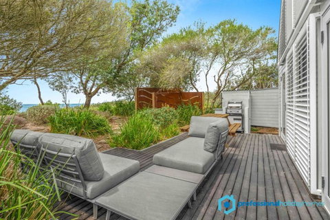 Ocean Dunes - Absolute Beachfront With Fireplace - Accommodation Bookings 1