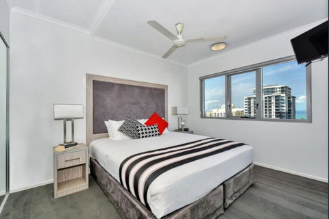 Ocean Outlook - Hip City Pad - Accommodation Bookings 0