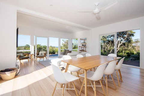 Ocean Panorama Atop The Rye Tea Trees - Accommodation Bookings 2