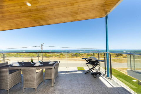 Ocean Sunset - Luxury Apartment With Ocean Views - Accommodation Bookings 1