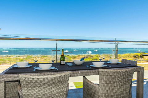 Ocean Sunset - Luxury Apartment With Ocean Views - Accommodation Bookings 2